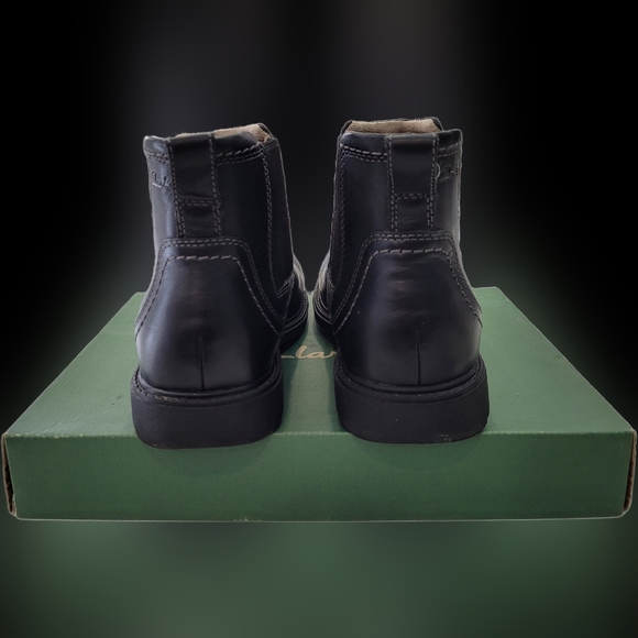 Clarks Leather Lug Sole Chelsea Boots - Picture 6 of 11